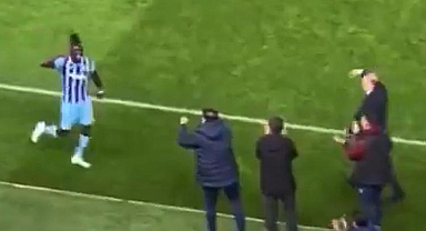 Trabzonspor'da Abdullah Avcı ile Batista Mendy arasında dikkat çeken görüntü